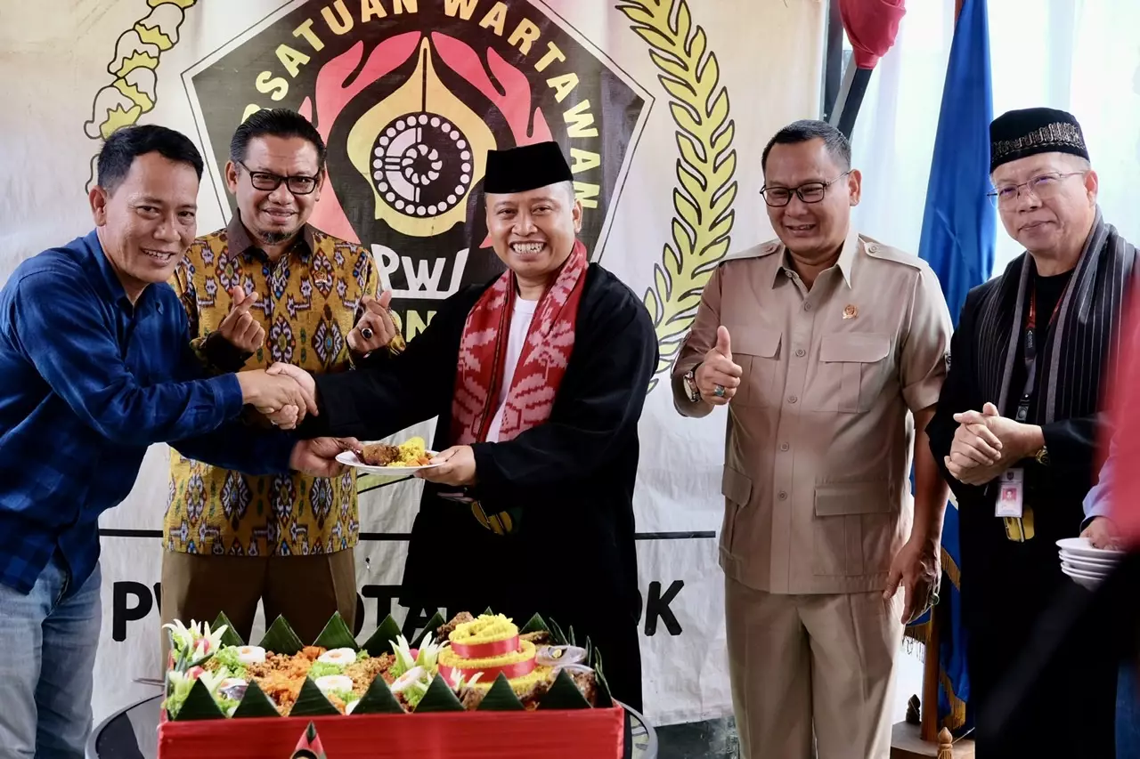 Sekda Kota Depok Hadiri Peringatan HPN 2023 di Kantor PWI