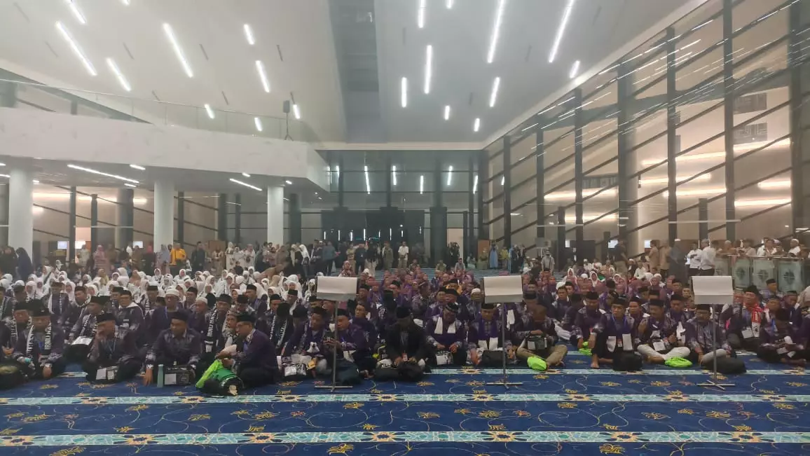 Jemaah Calhaj Kloter Terakhir Asal Depok Diberangkatkan