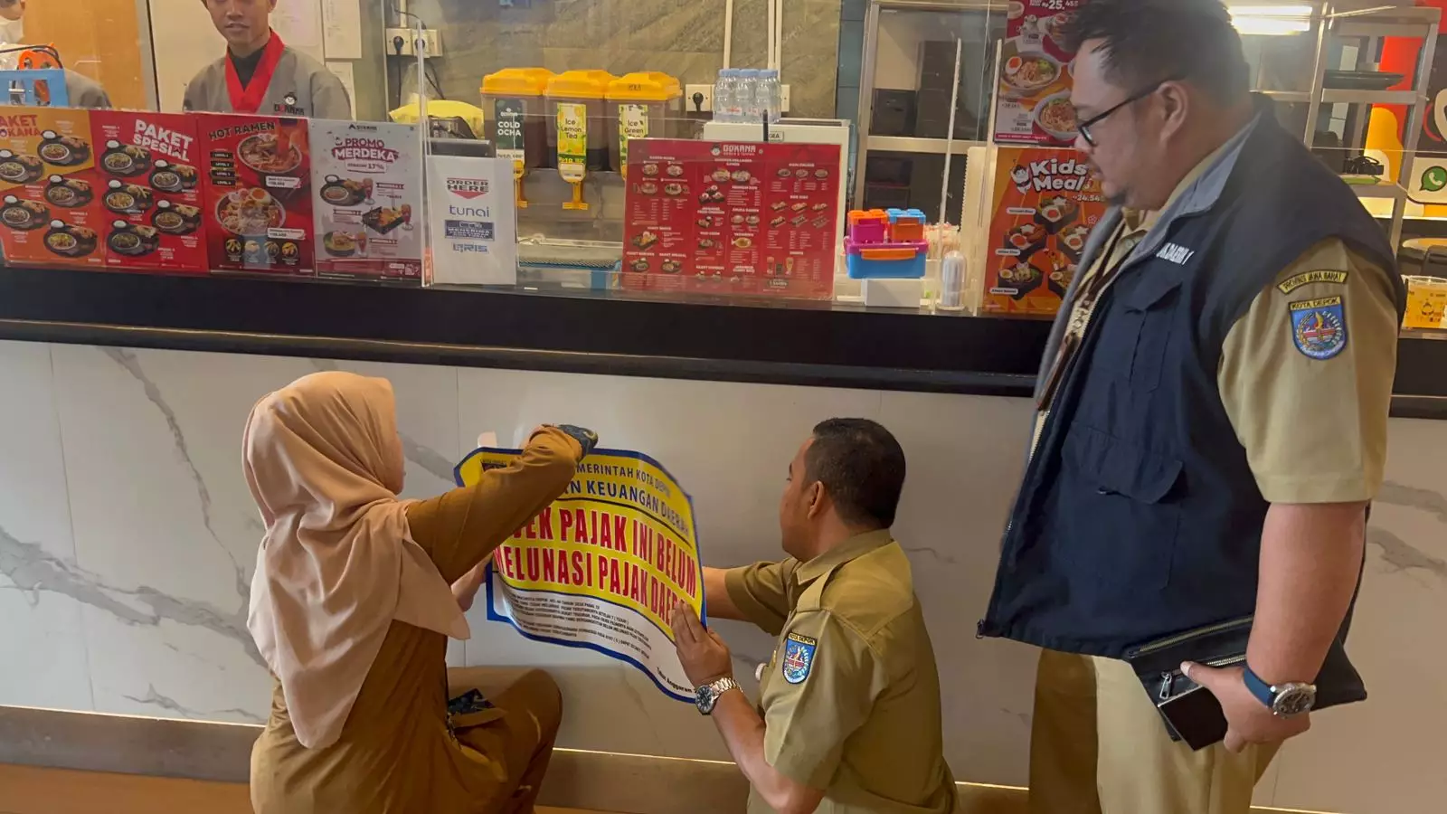 Nunggak Pajak, Restoran di Depok Ditempeli Stiker