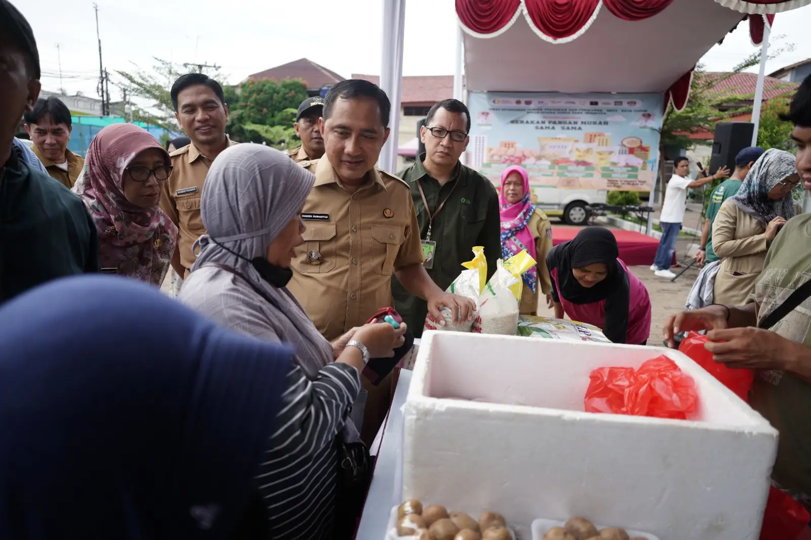 Realisasikan Program Quick Win, Supian-Chandra Gulirkan Gerakan Pangan Murah