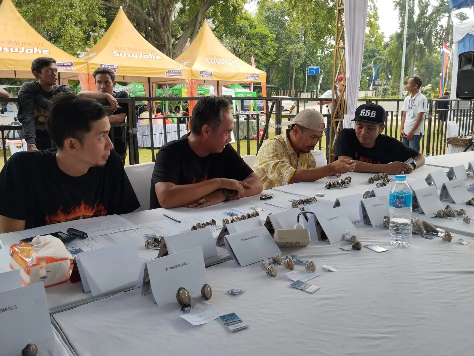 Perdana di Depok, Peserta Kontes Batu Akik Nusantara 2025 Datang dari Berbagai Daerah