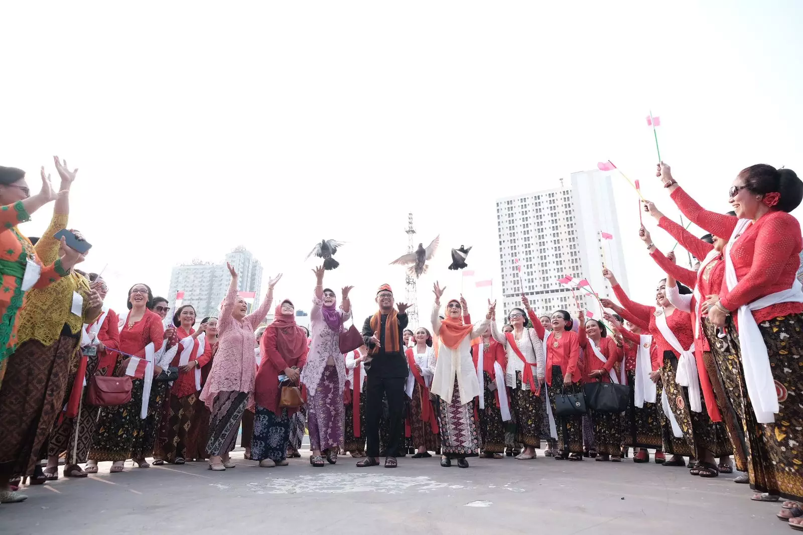 Depok Berkebaya Tampilkan Keindahan Kebaya Nusantara