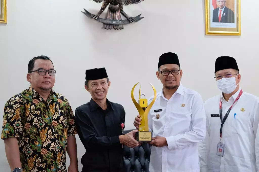 Pemkot Depok Raih Penghargaan Predikat Badan Publik Informatif