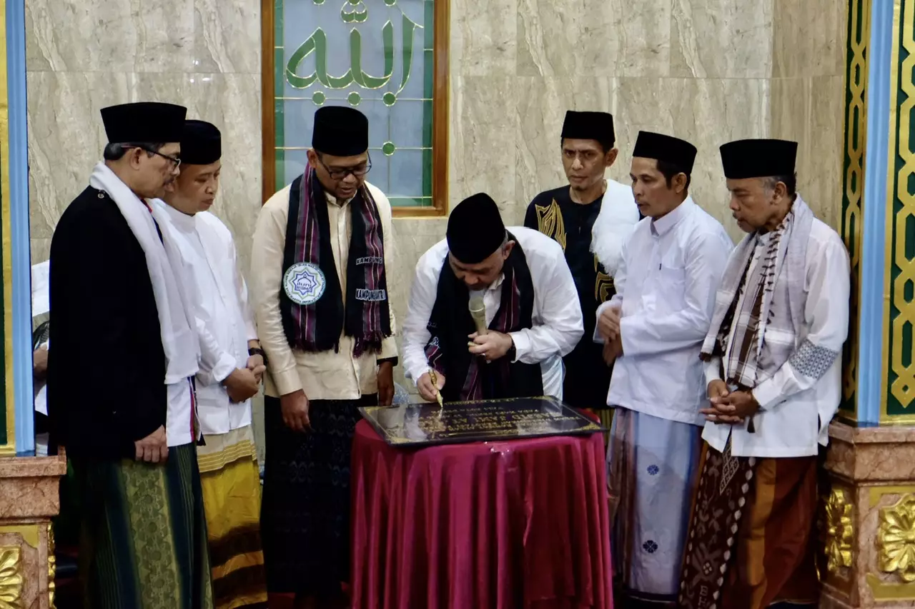 Pemkot Depok Bersama Baznas dan BJB Berikan Bantuan ke Masjid Jami At Taqwa