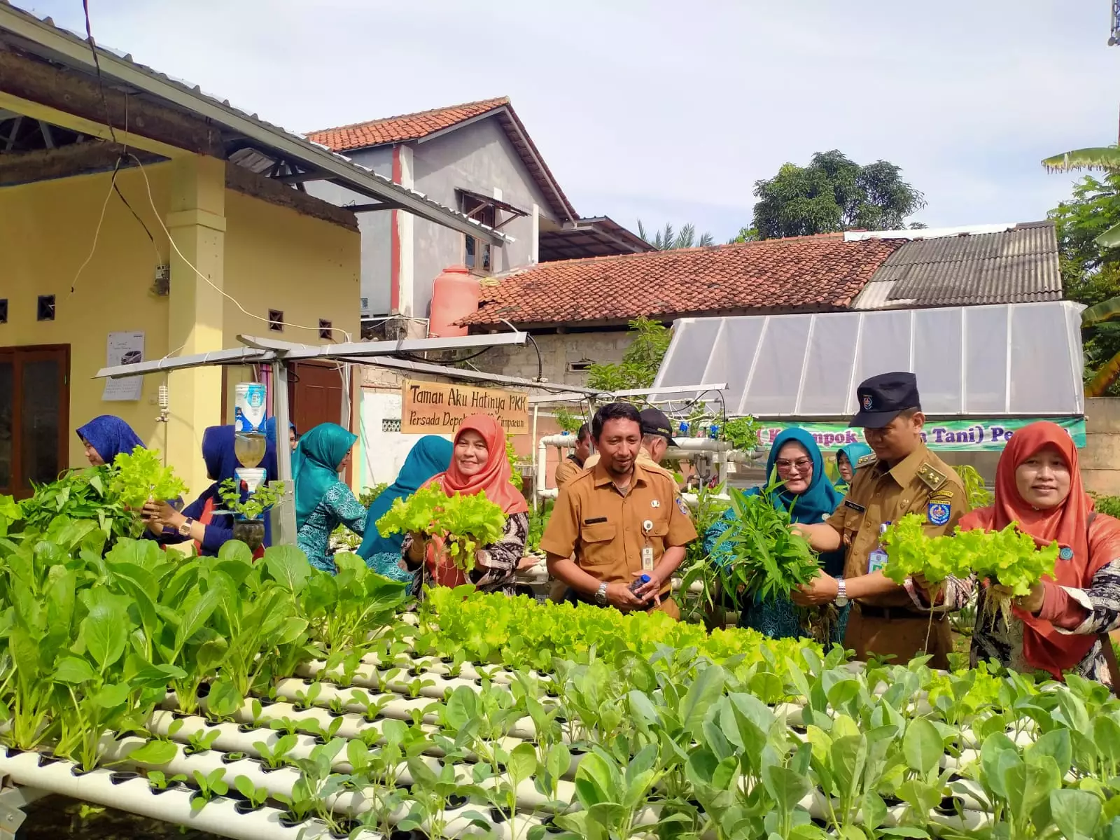 Wakili Tapos, Cimpaeun Ikuti Lomba Hatinya PKK Tingkat Kota