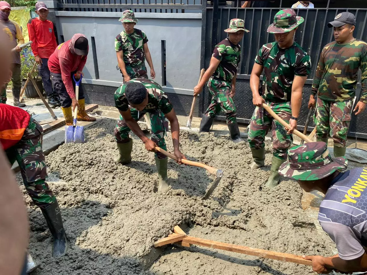 Satgas TMMD Depok Cor Jalan Haji Ismat Pontir