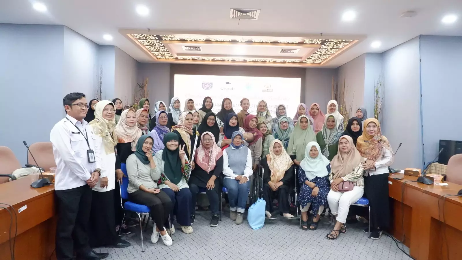 Tingkatkan Kualitas Hidup, Perempuan Penyintas KDRT Dapat Bantuan Alat Usaha dari DP3AP2KB Depok