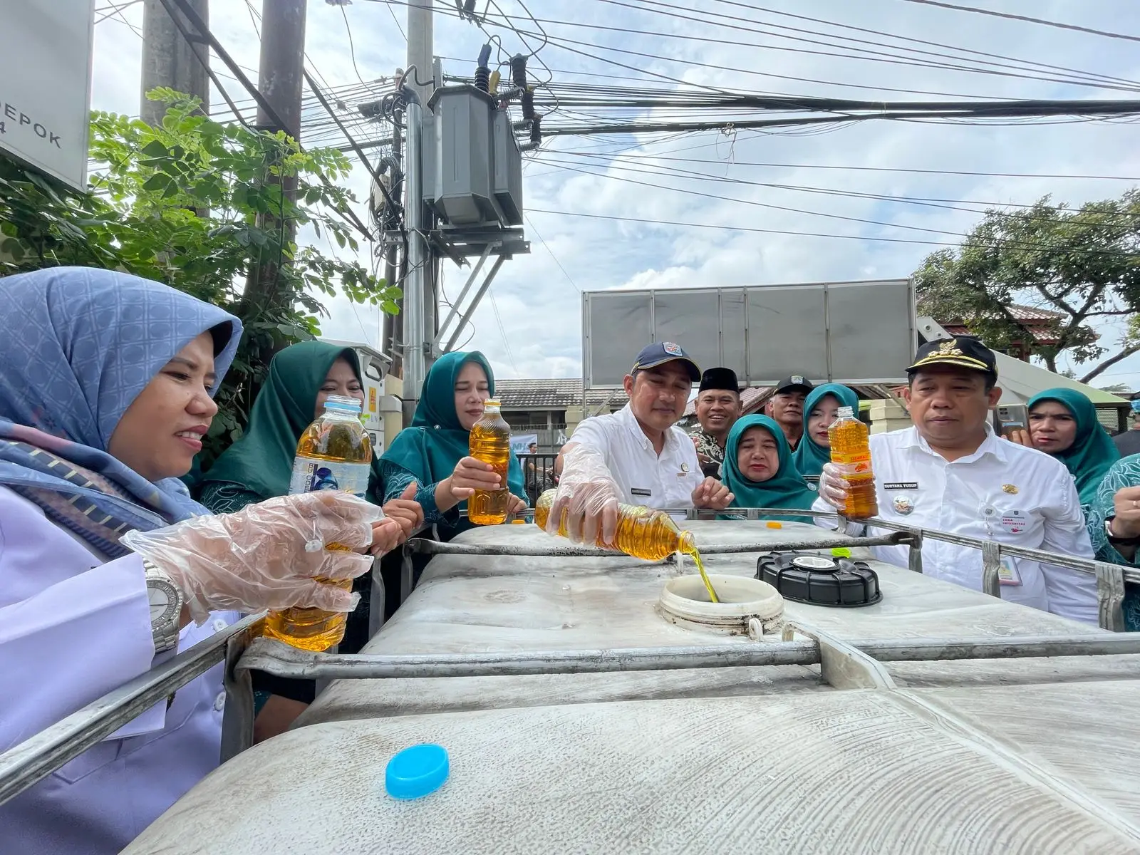 SERA MIJEL SAE di Serua Tembus 1.000 Liter Minyak Jelantah, Wawalkot Depok Dorong Kesadaran Bersama