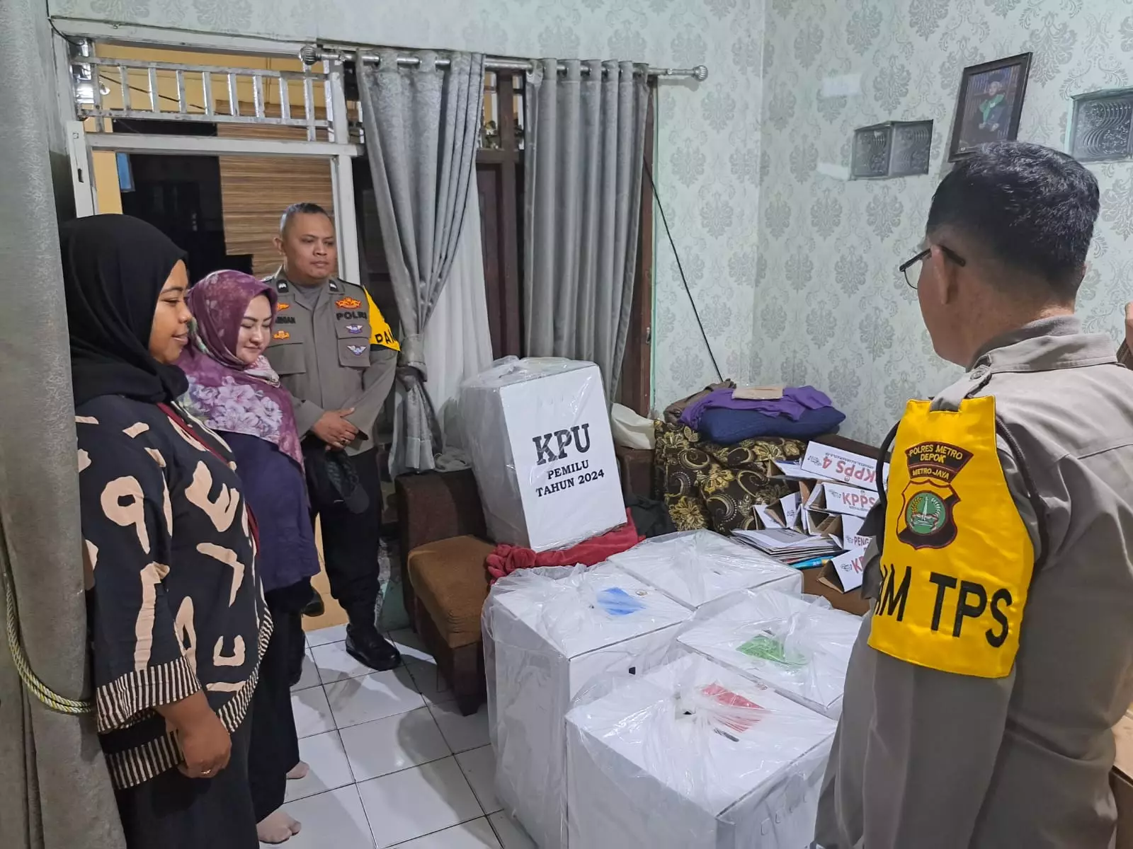 Pantau Distribusi Logistik Pemilu di Kalibaru, Kepala DPUPR: Alhamdulillah Semua Sudah Tersalurkan