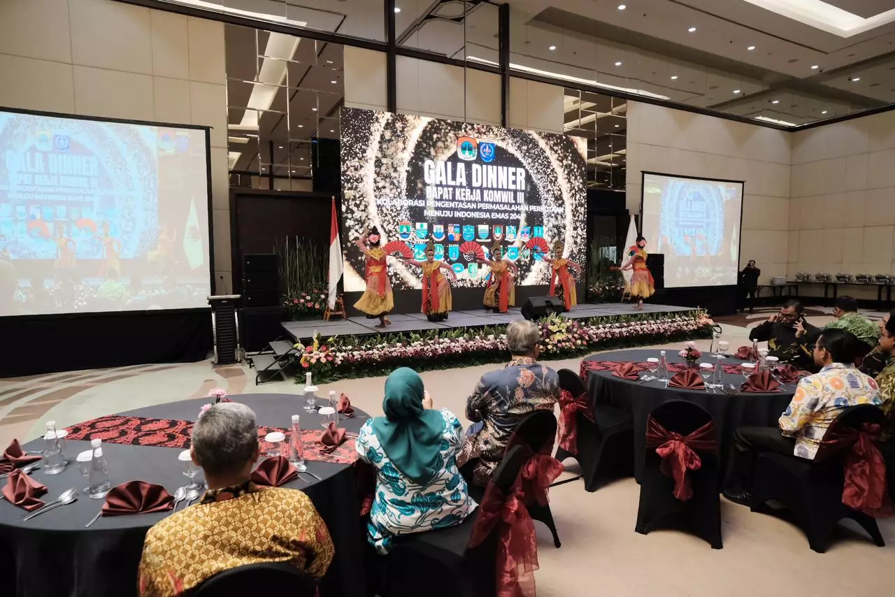 Gala Dinner Rakerkomwil III APEKSI, 25 Kepala Daerah Disambut Tarian Bajidor