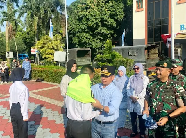 Wali Kota Depok Berangkatkan 90 Anak Ikuti Pembinaan Karakter dan Bela Negara di Barak Militer