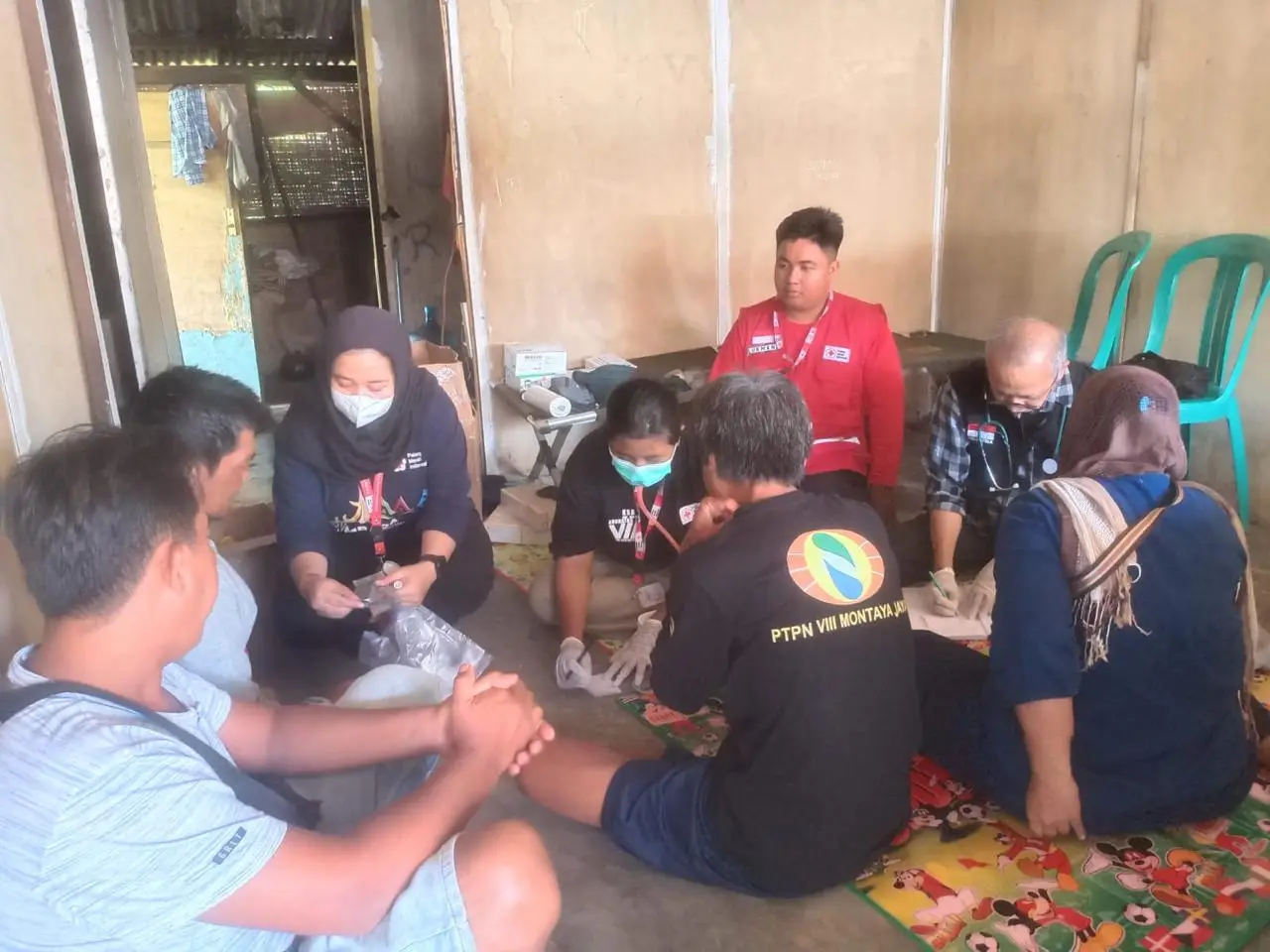 PMI Depok Beri Layanan Kesehatan Hingga Trauma Healing ke Korban Bencana Sukabumi