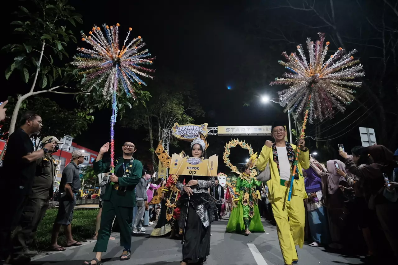 Rombongan Pemkot Depok Ikut Meriahkan Karnaval Budaya Nusantara APEKSI XVII di Balikpapan