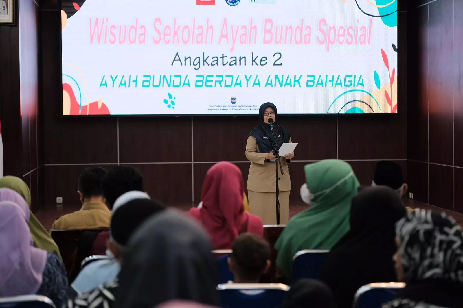 22 Pasang Peserta Sekolah Ayah Bunda Spesial Angkatan II Diwisuda