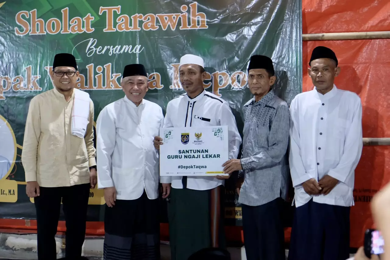 Pemkot Depok Bersama Baznas dan BJB Berikan Bantuan ke Masjid Al Ikhwan Tirtajaya