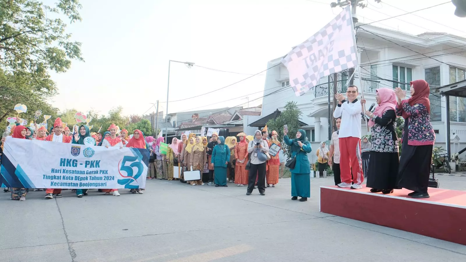 Lepas Ribuan Peserta Karnaval HKG PKK-Harganas, Pj Sekda Depok: Sangat Positif