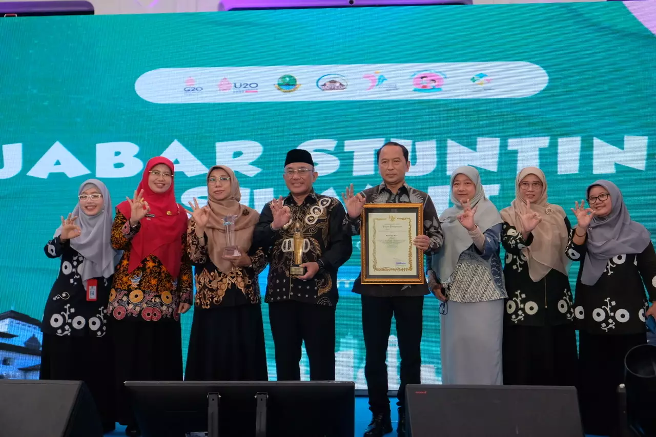 Pemkot Depok Raih Penghargaan pada Acara Jabar Stunting Summit