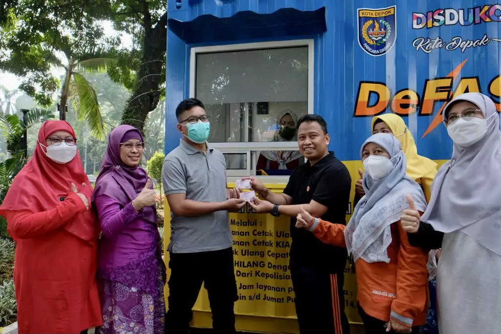 Disdukcapil Depok Luncurkan Layanan Pengambilan Dokumen Kependudukan secara Drive Thru