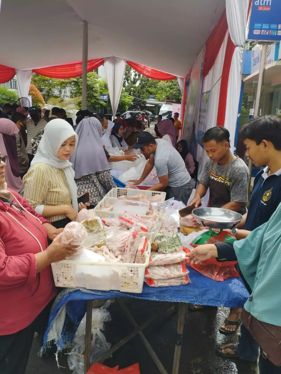 Hadirkan Produk Berkualitas, Gelar Pangan Murah Tuai Respons Positif Warga