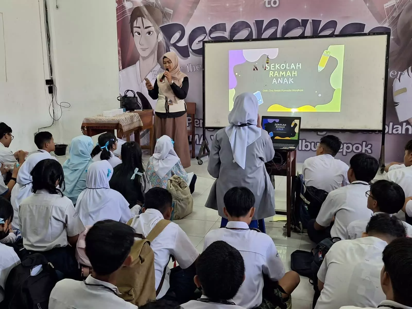 Lurah Mekarjaya Sampaikan Materi Sekolah Ramah Anak pada Kegiatan MPLS