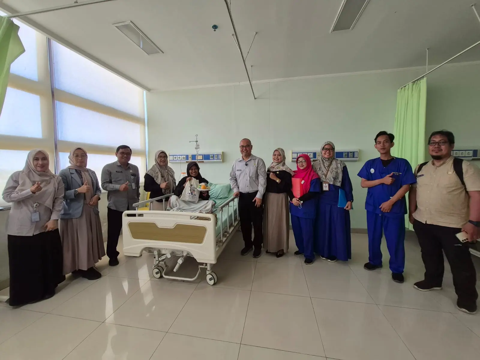 RSUD KiSA Rayakan Hari Guru dengan Kunjungan dan Apresiasi