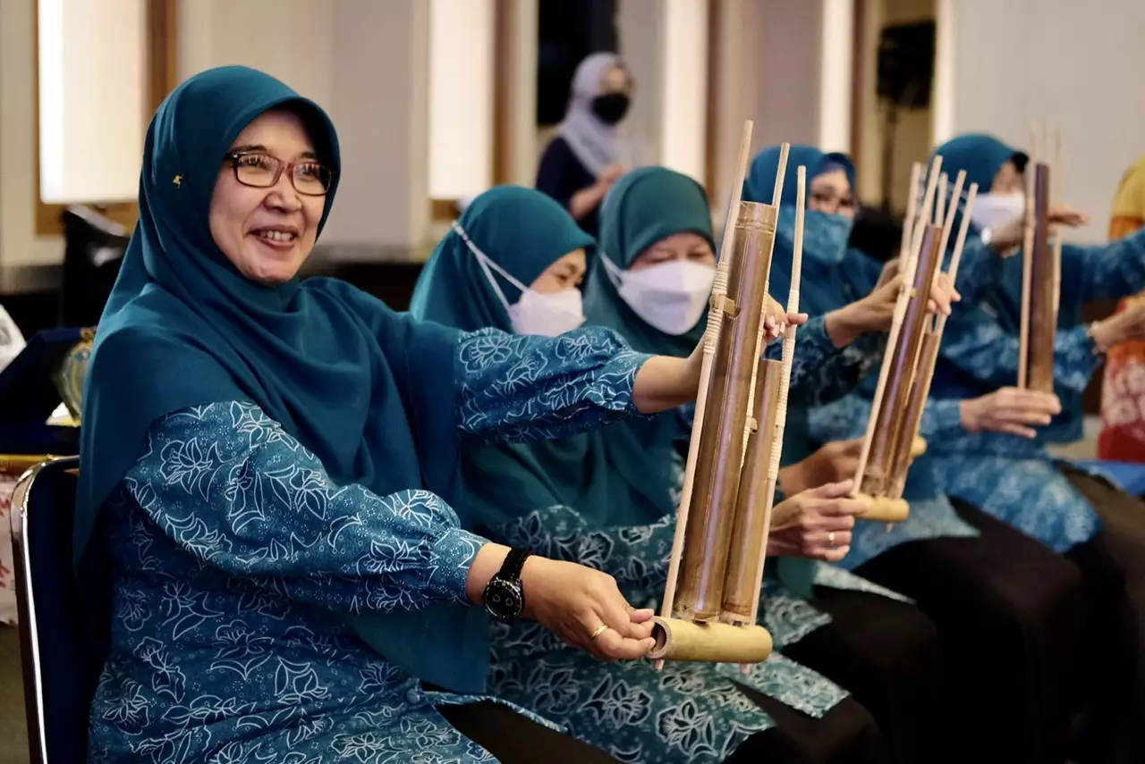 TP-PKK Depok Adakan Motivasi Diri Lewat Media Angklung