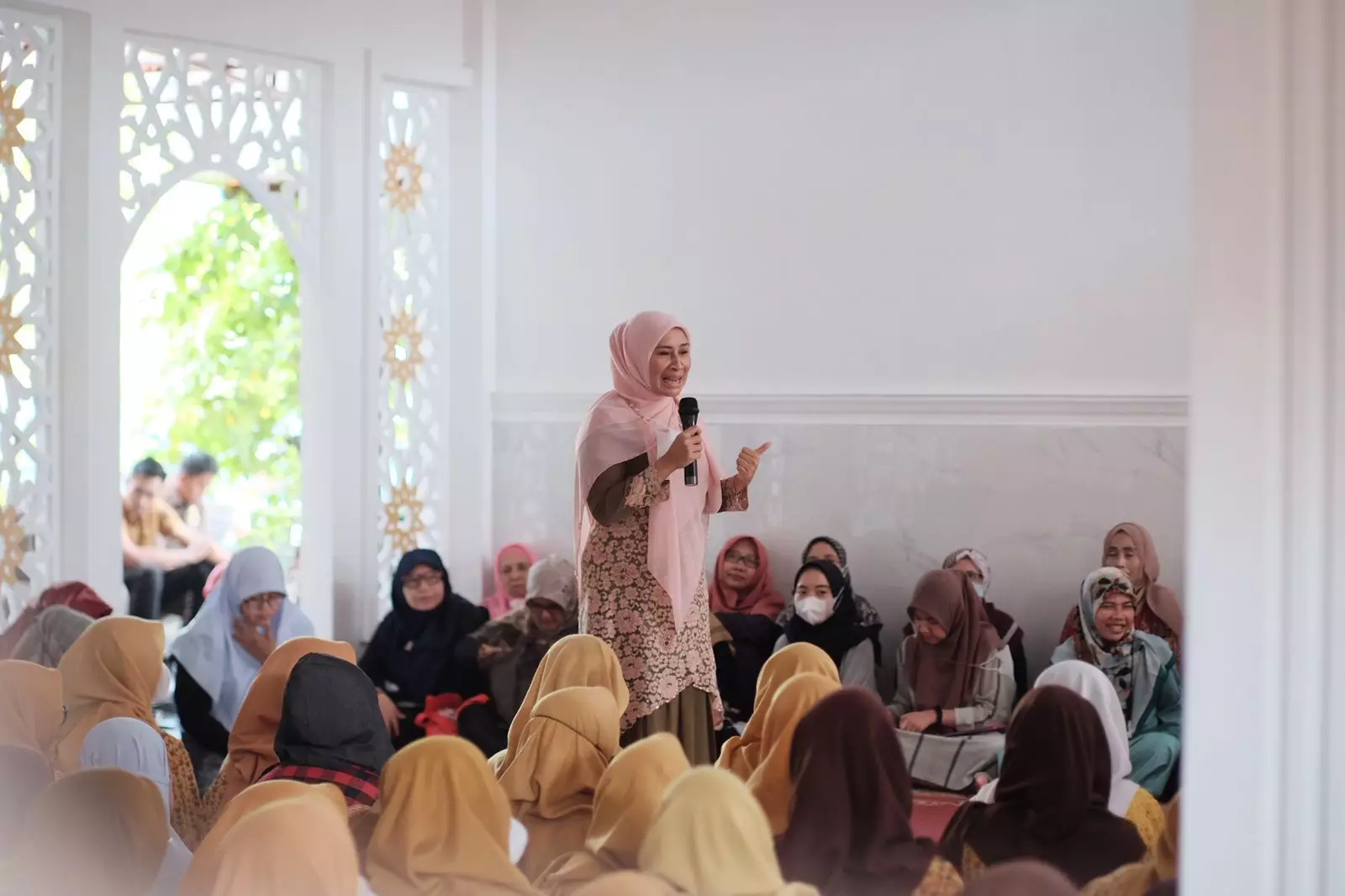 SMA Negeri 3 Depok Kembangkan Program SmartTren dengan Paket Sahur dan Baksos