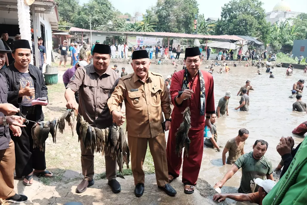 Wali Kota Depok Buka Acara Ngubek Empang di Bojongsari