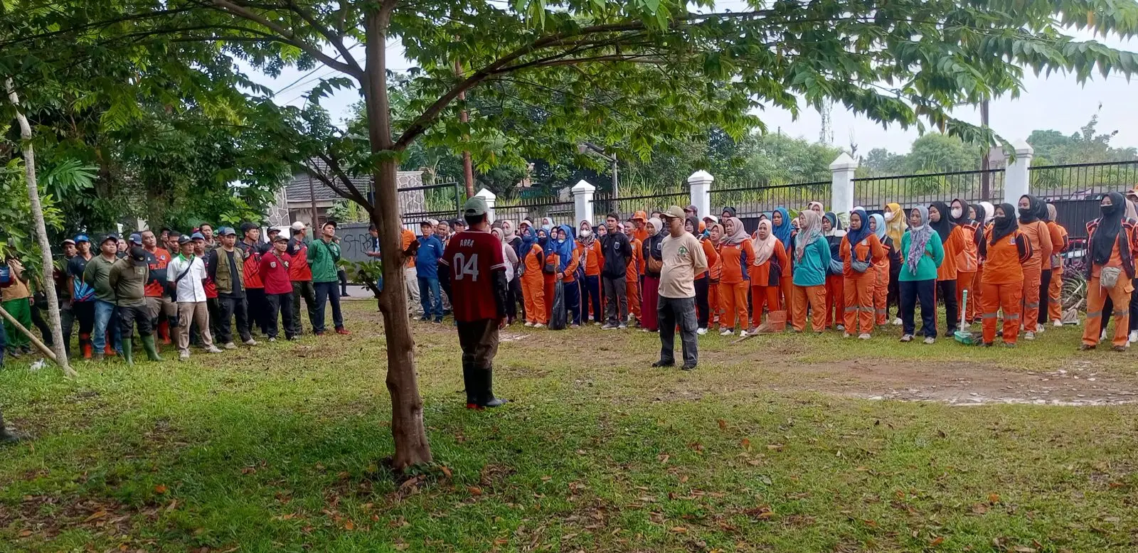 Gandeng DLHK, Warga Panmas Lakukan Aksi Bersih-bersih Tahura Cagar Alam