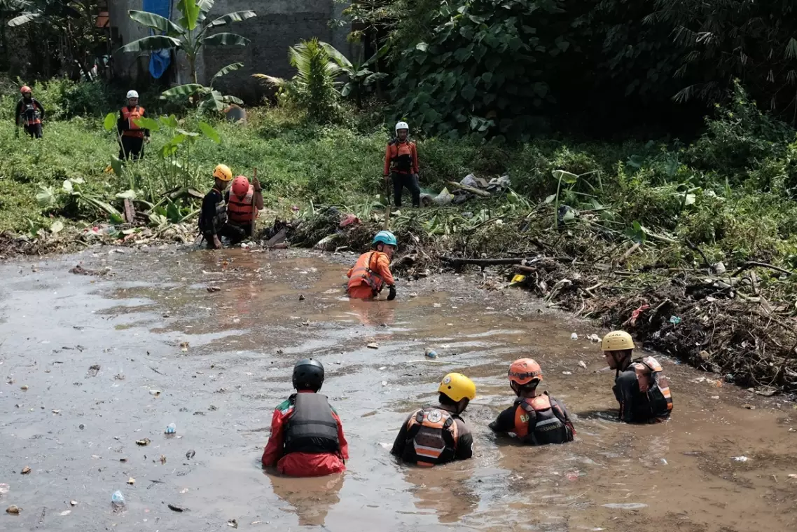 Tim SAR Gabungan Lakukan Pencarian Remaja Terbawa Arus di Panmas