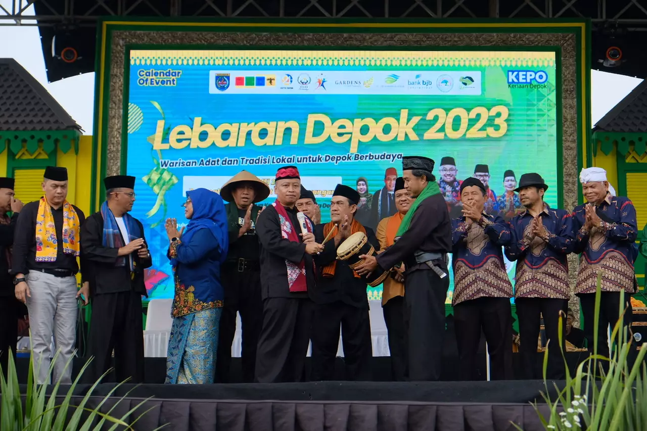 Sekda Depok Buka Acara Pemotongan Kebo Andil di Lebaran Depok