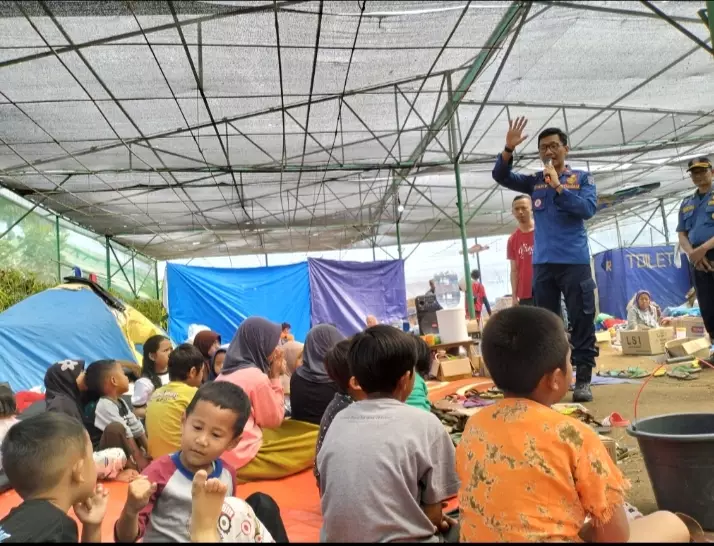 Damkar Depok Edukasi Warga Cianjur Soal Mitigasi Bencana