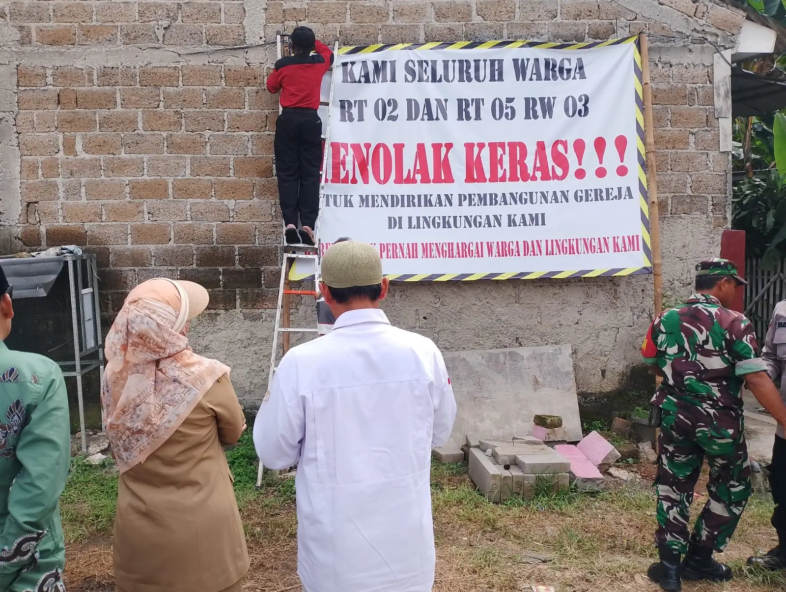 Pencabutan Spanduk dan Plang Pembangunan Gereja GBPK Runggun Studio Alam, Simbol Damai dan Komitmen Bersama