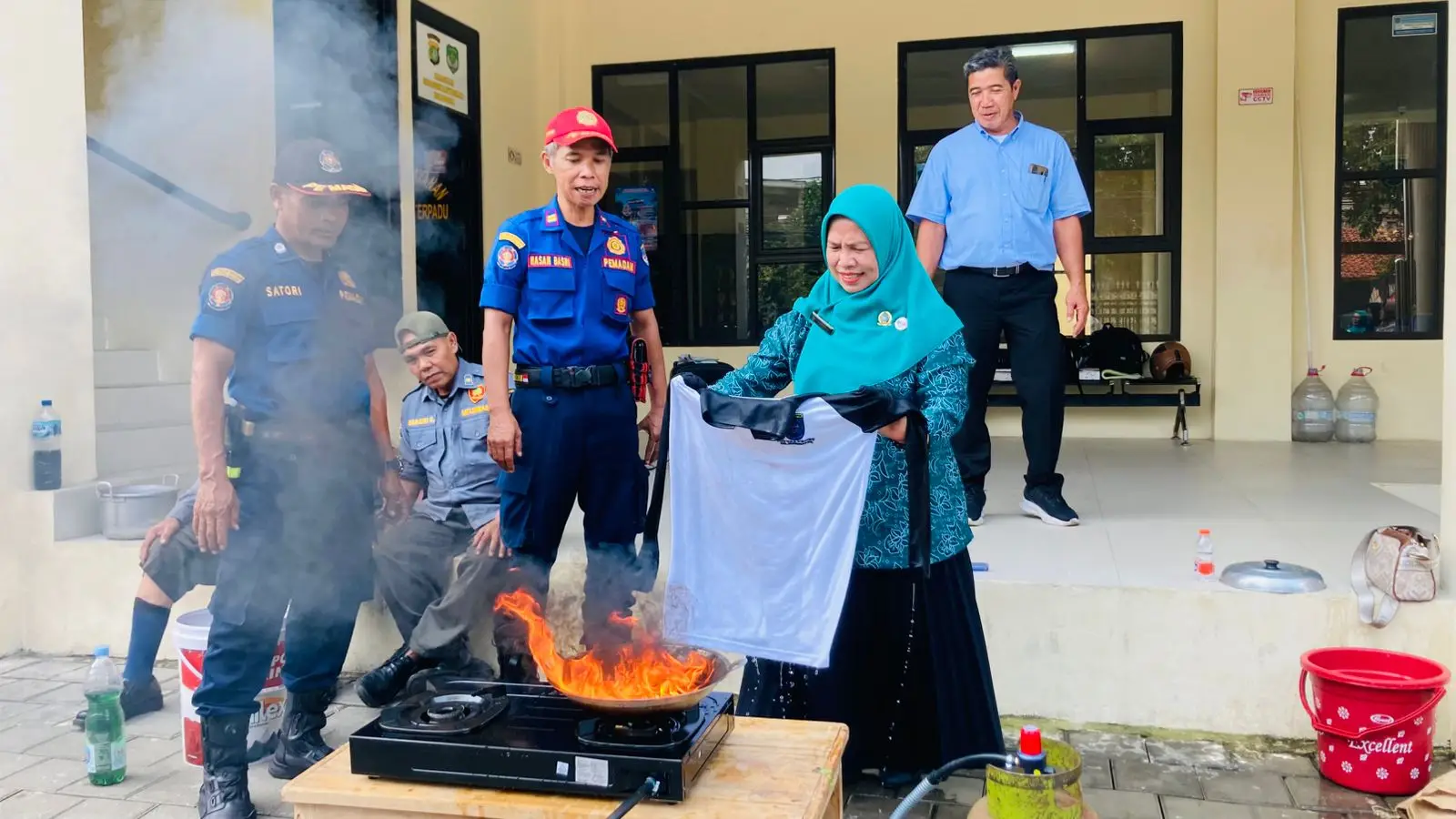 Pelatihan Kebakaran di Kelurahan Pangkalan Jati, Ketenangan Jadi Kunci