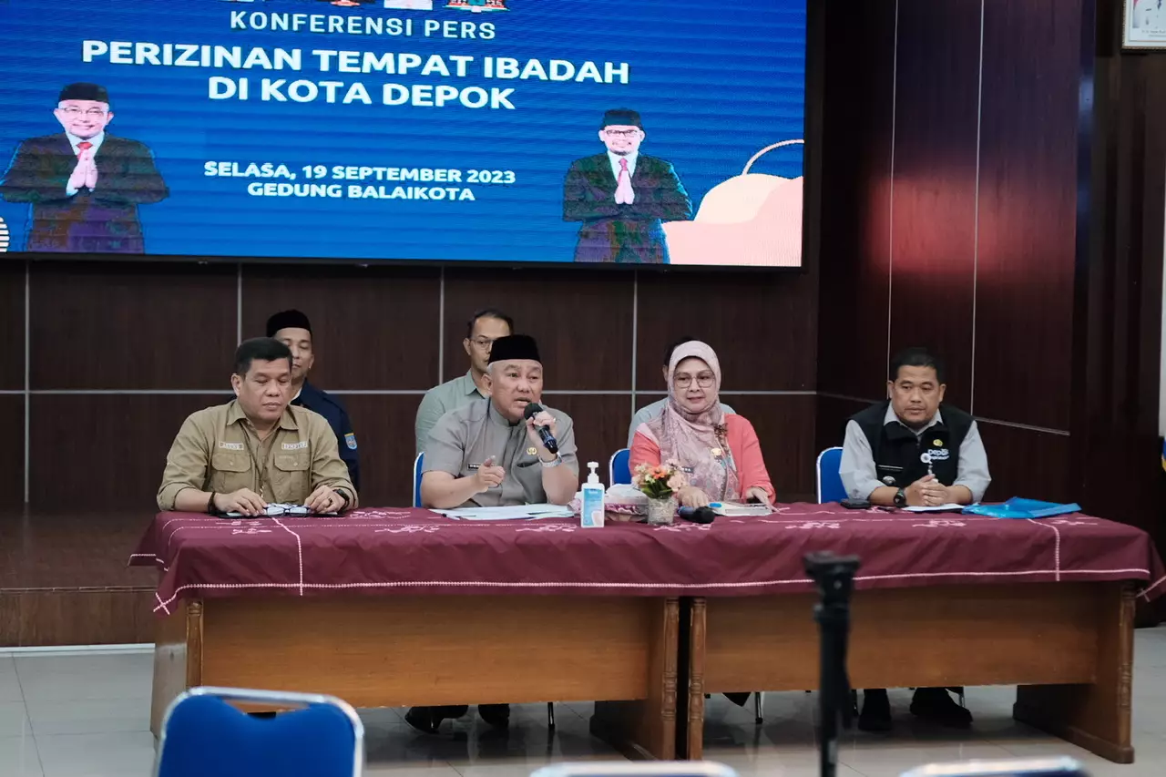 Wali Kota Gelar Konferensi Pers Soal Perizinan Kapel di Gandul