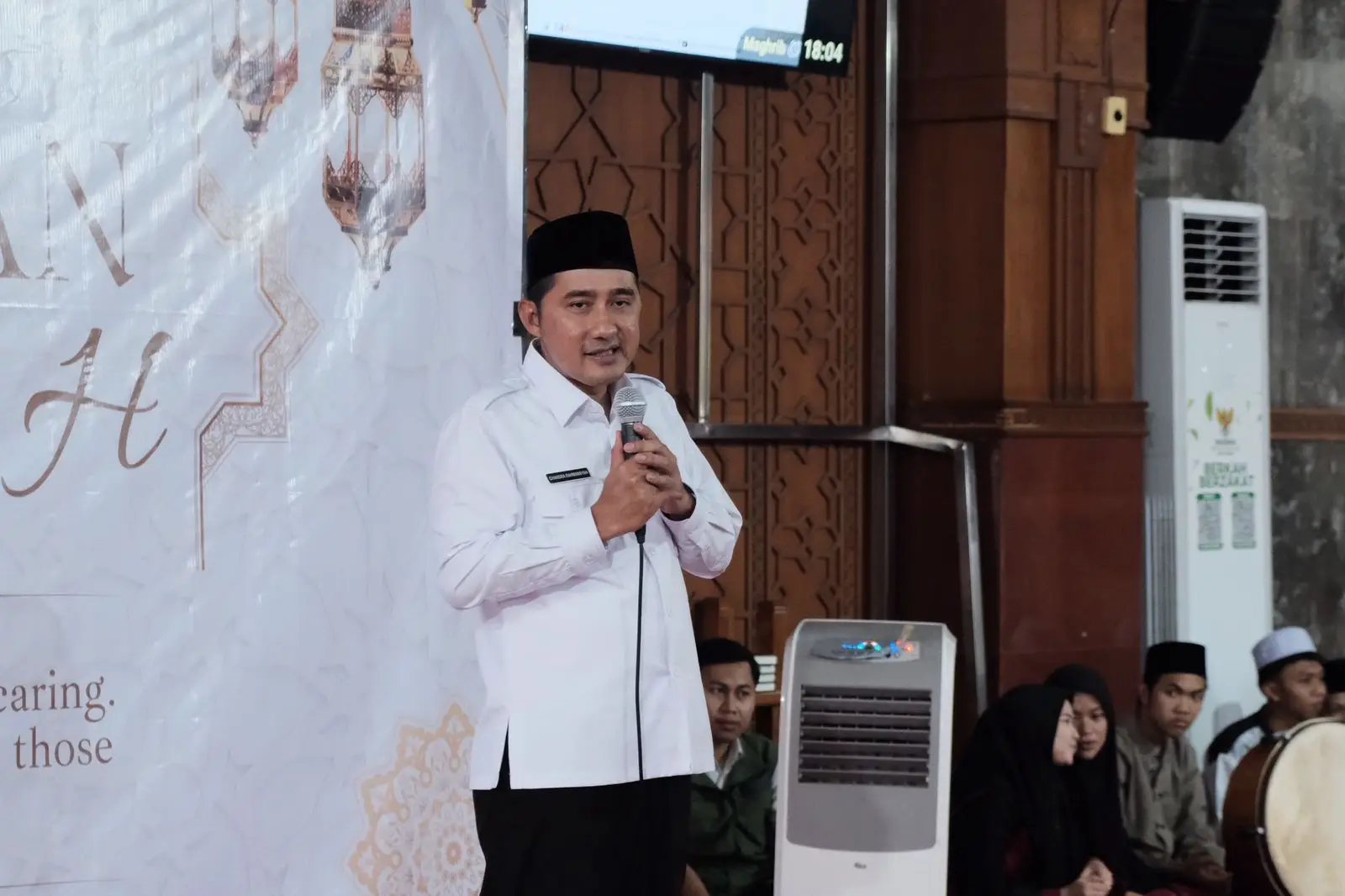 Wakil Wali Kota Depok Sampaikan Pesan Religi ke Anak Yatim