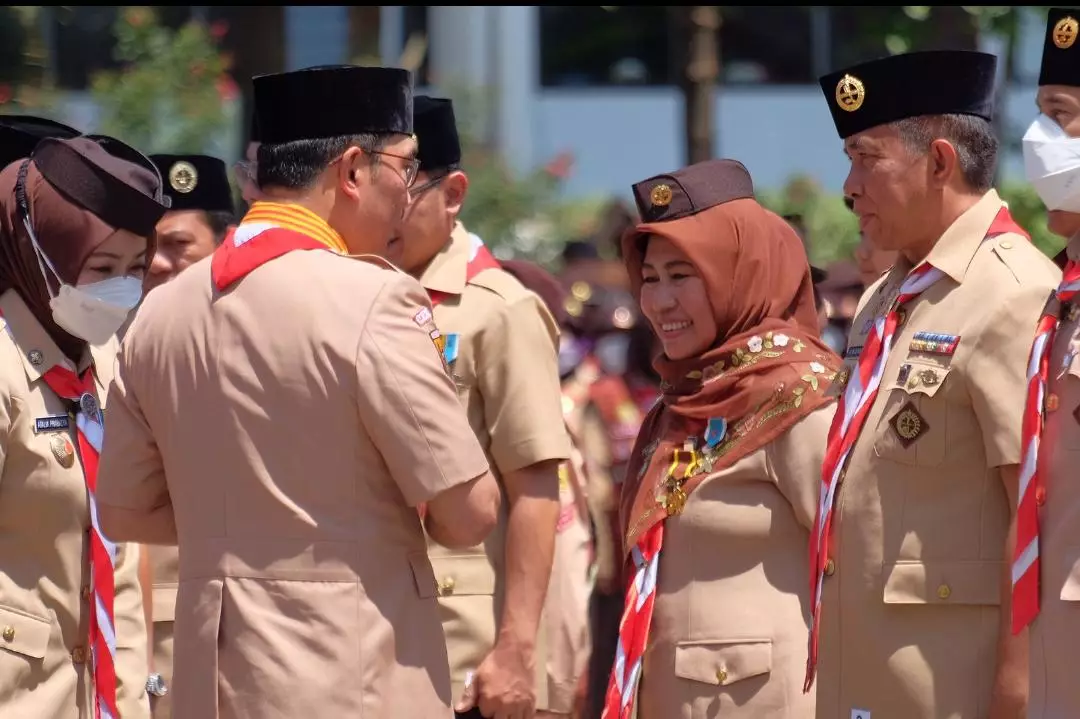 Ketua Kwarda Pramuka Depok Terima Penghargaan Lencana Darma Bakti dari Gubernur Jabar