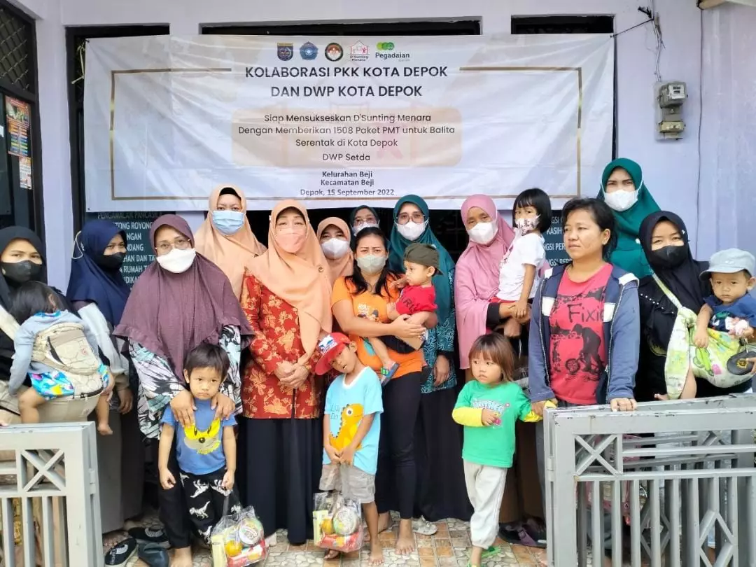 PKK - DWP Depok Bagikan 1.508 Makanan Tambahan untuk Balita Stunting