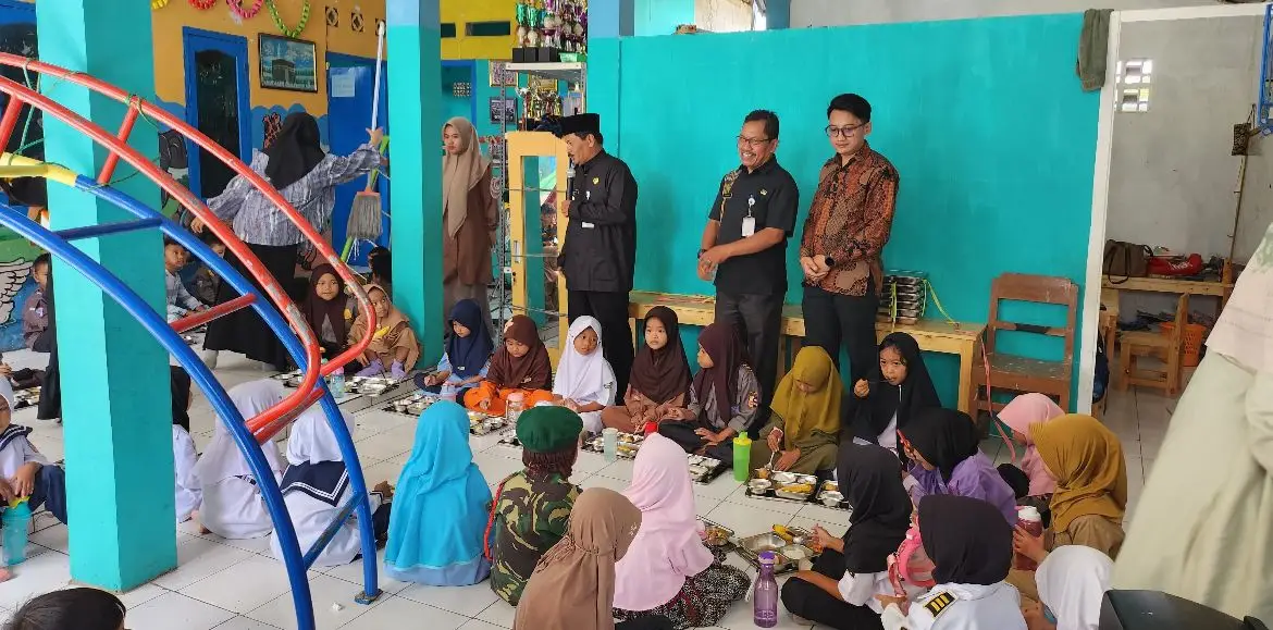 PAUD Hayatul Ilmi Bedahan Senang Dapat Makanan Bergizi Gratis