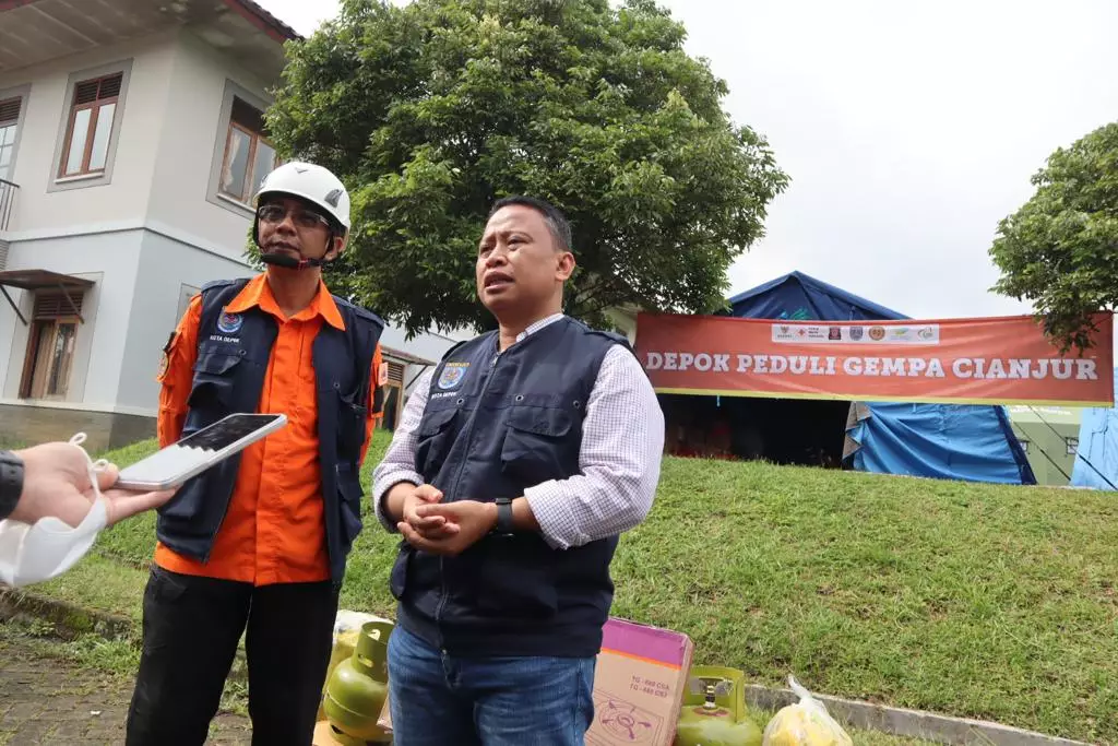 Sambangi Posko Tim Depok Peduli Cianjur, Sekda Cek Anggota yang Bertugas