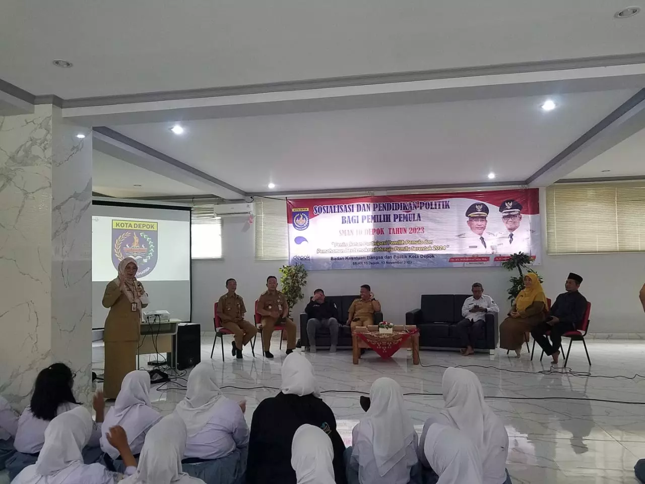 Sosialisasi dan Pendidikan Politik Bagi Pemilih Pemula Sasar Pelajar SMA N 10 Depok