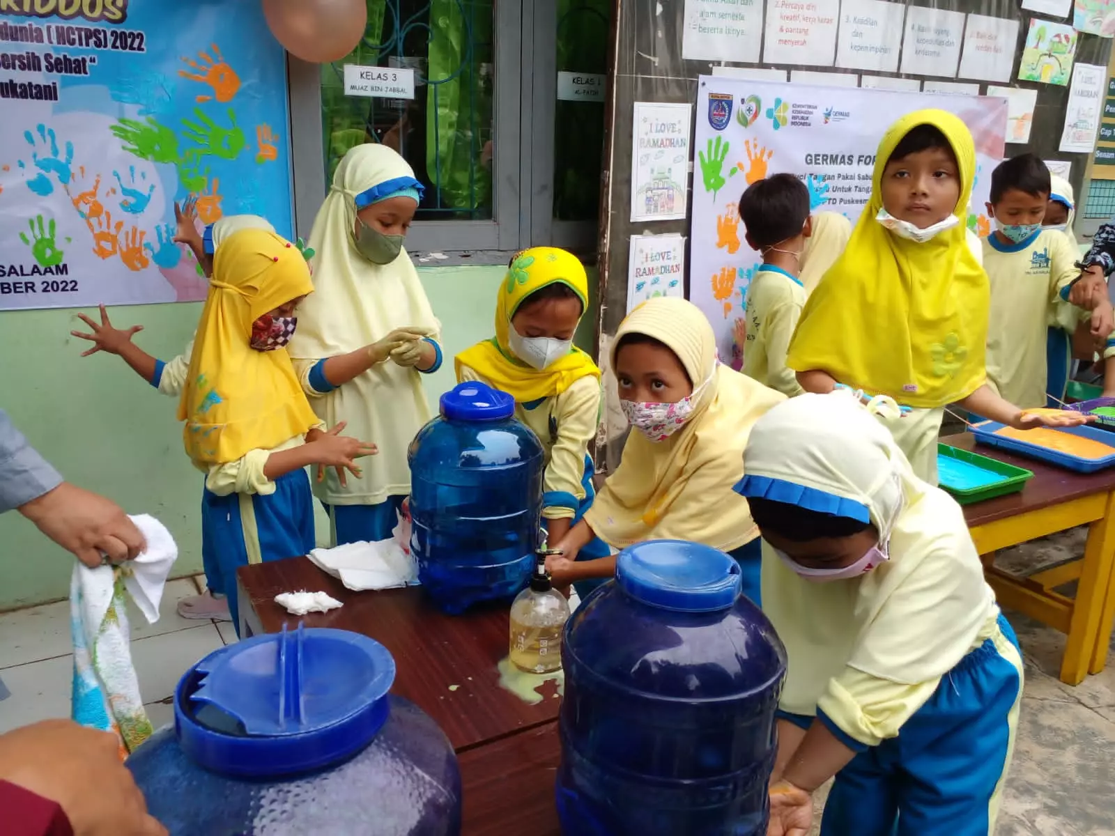 Puskesmas Sukatani Edukasi Anak TK As-Salam untuk Cuci Tangan Pakai Sabun