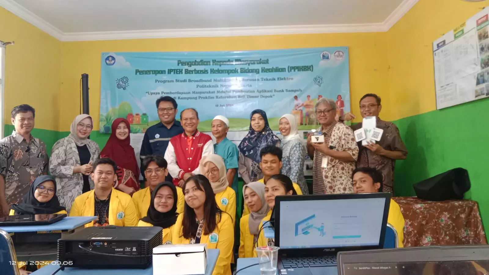 Lomba Posyandu Tingkat Provinsi, Beji Timur Bareng PNJ Hadirkan Aplikasi Bank Sampah