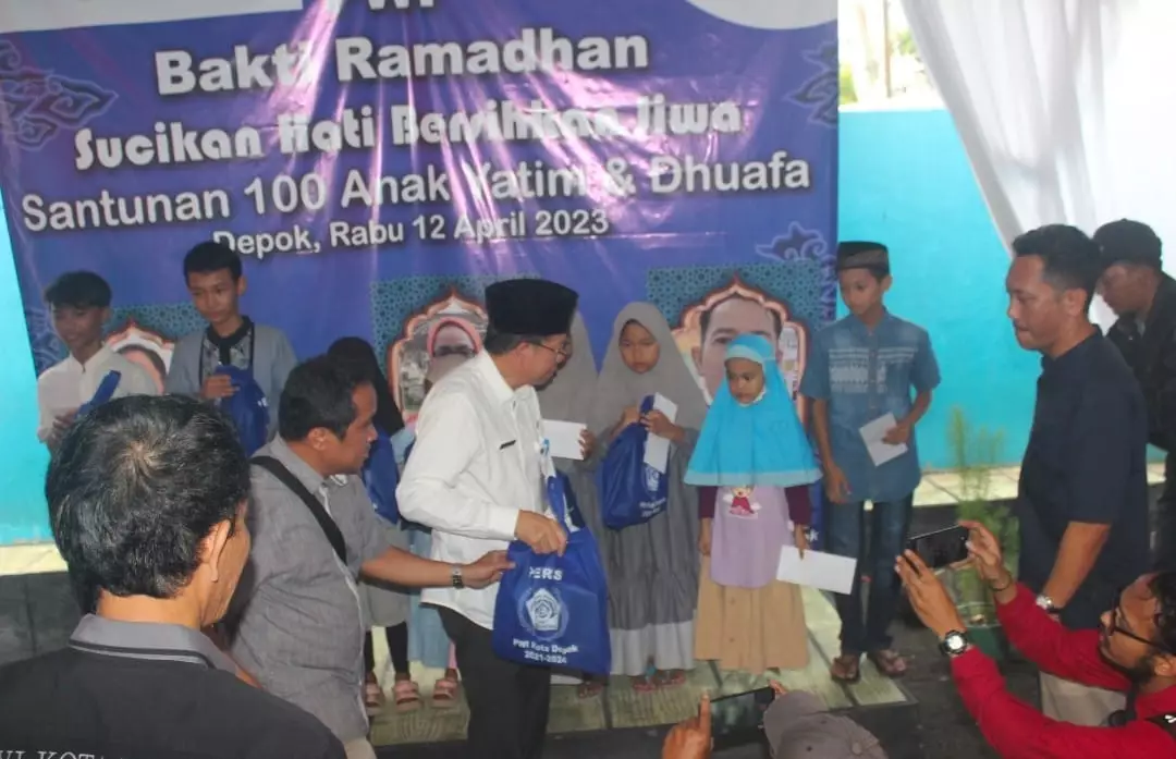 PWI Jabar Bersama PWI Depok Santuni Ratusan Anak Yatim