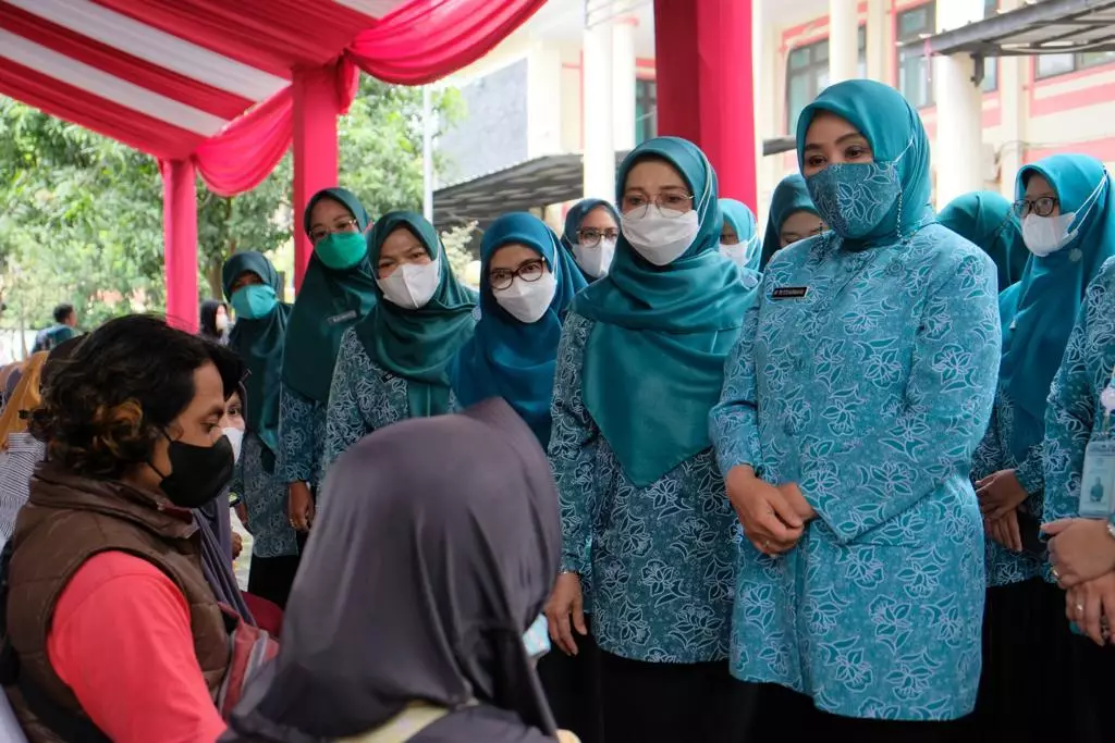 Pembagian 1.000 Paket Bantuan oleh TP-PKK Pusat Disambut Baik Warga Depok