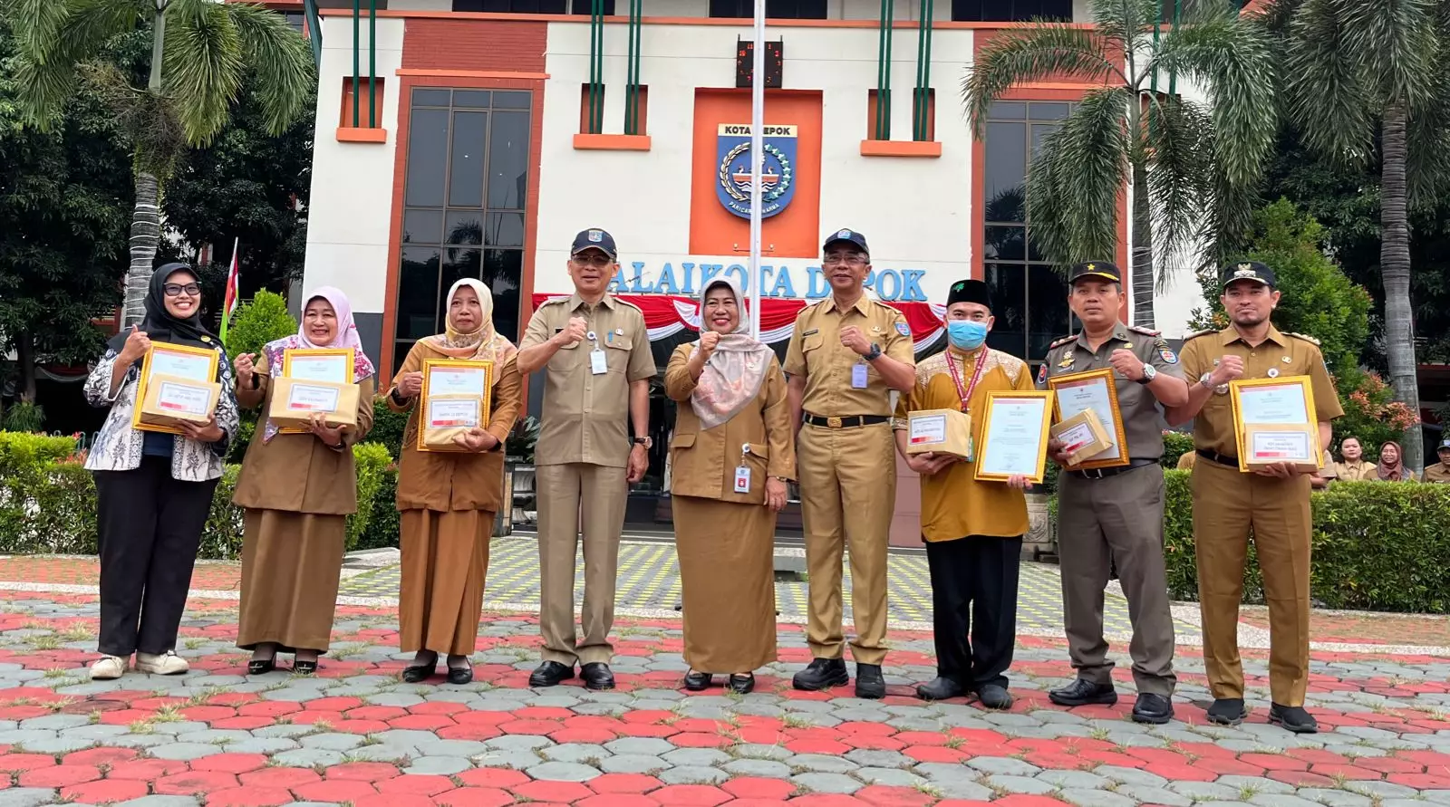 Enam Lembaga Terima Penghargaan Bulan Dana PMI Depok 2023