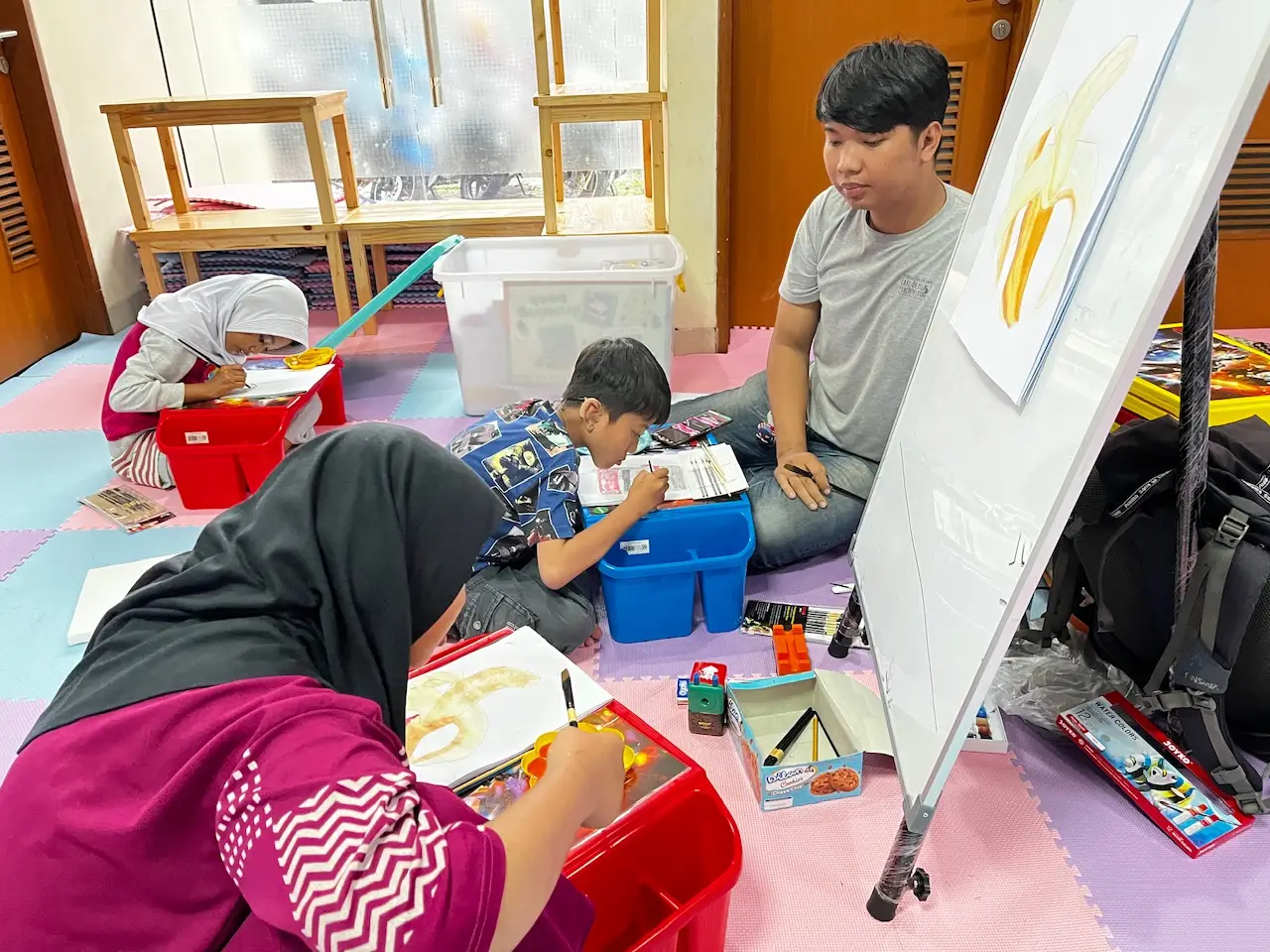 Anak Disabilitas Tunjukkan Progres Positif di Kelas Menggambar RKAI Depok