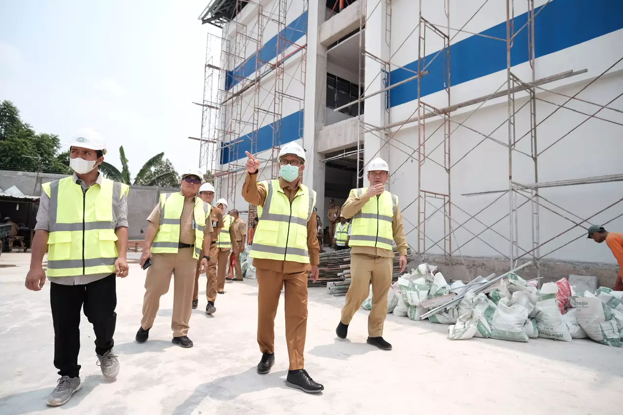 Wakil Wali Kota Tinjau Pembangunan Gedung SMPN 30 Depok