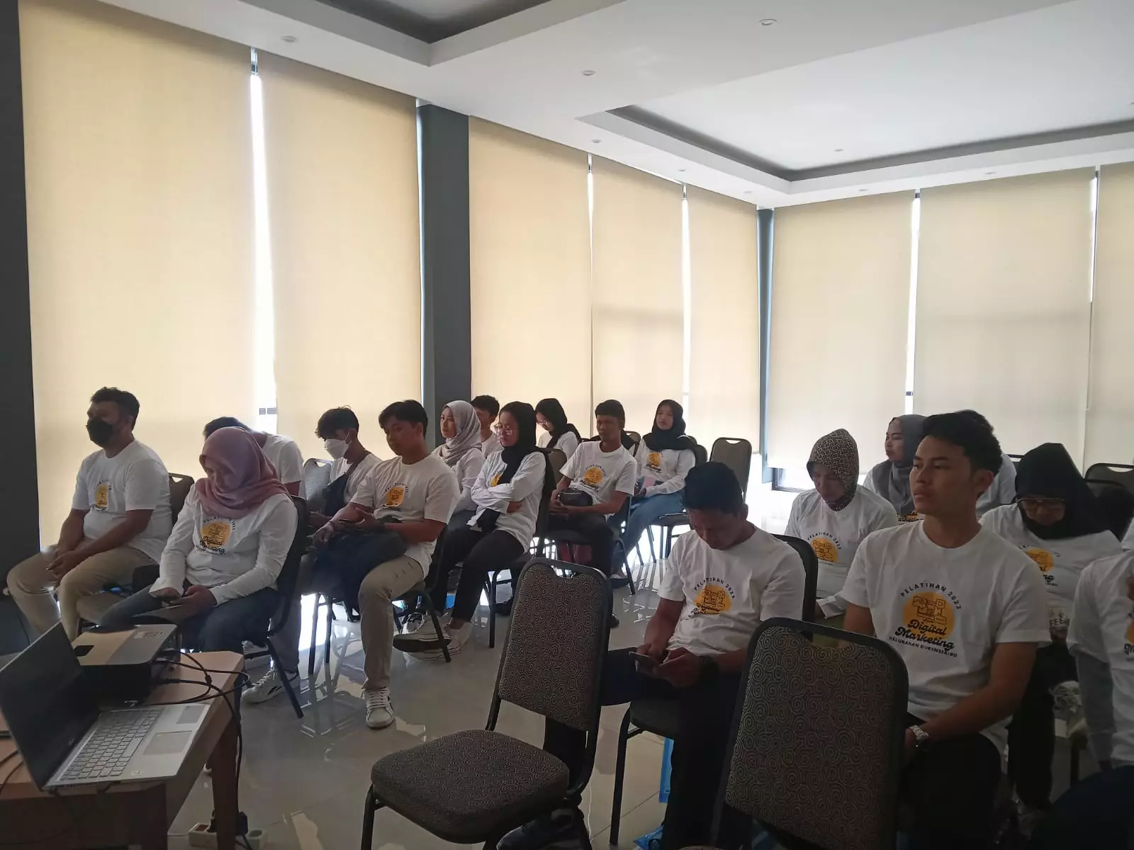 Puluhan Warga Duser Dilatih Digital Marketing