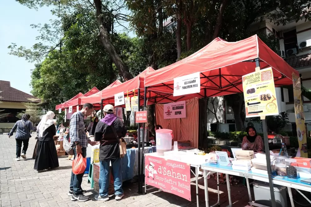Komunitas UMKM MAPAN Buka Stan Bazar di Halaman Dekranasda